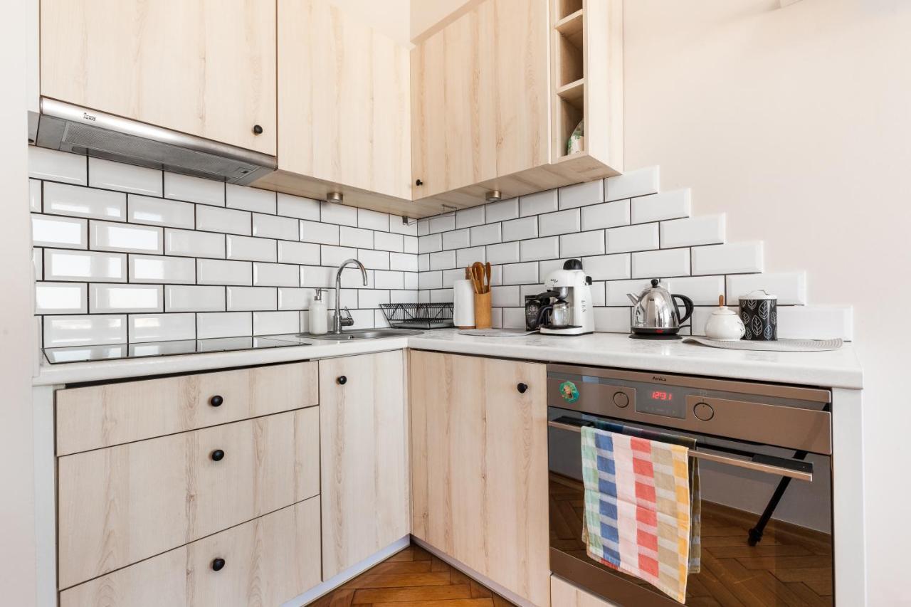 Apartment 3m *